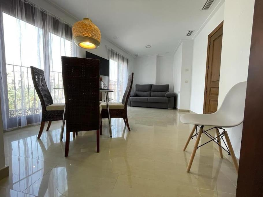 Piso Centro Elche Junto Basilicaアパートメント エクステリア 写真